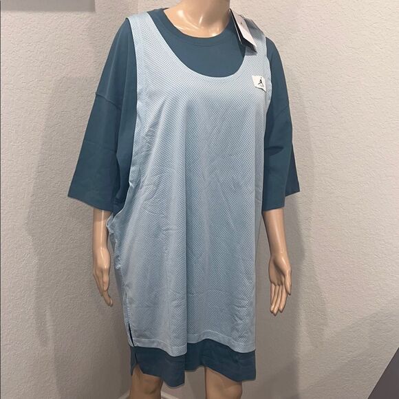 Jordan Dresses & Skirts - Nwt Jordan Women's Midi Dress in dark Teal and Light teal
